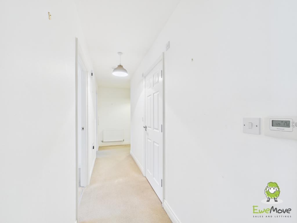 Ewe Move Estate Agents Basingstoke - 45 Bedstone Ro