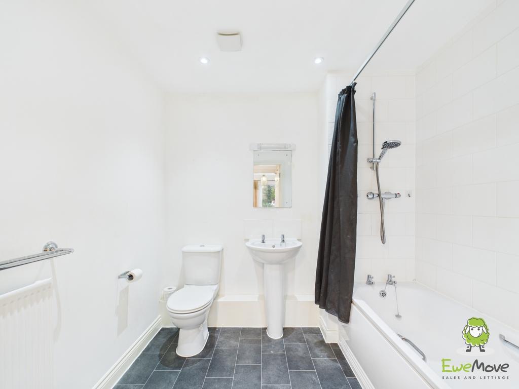 Ewe Move Estate Agents Basingstoke - 45 Bedstone Ro