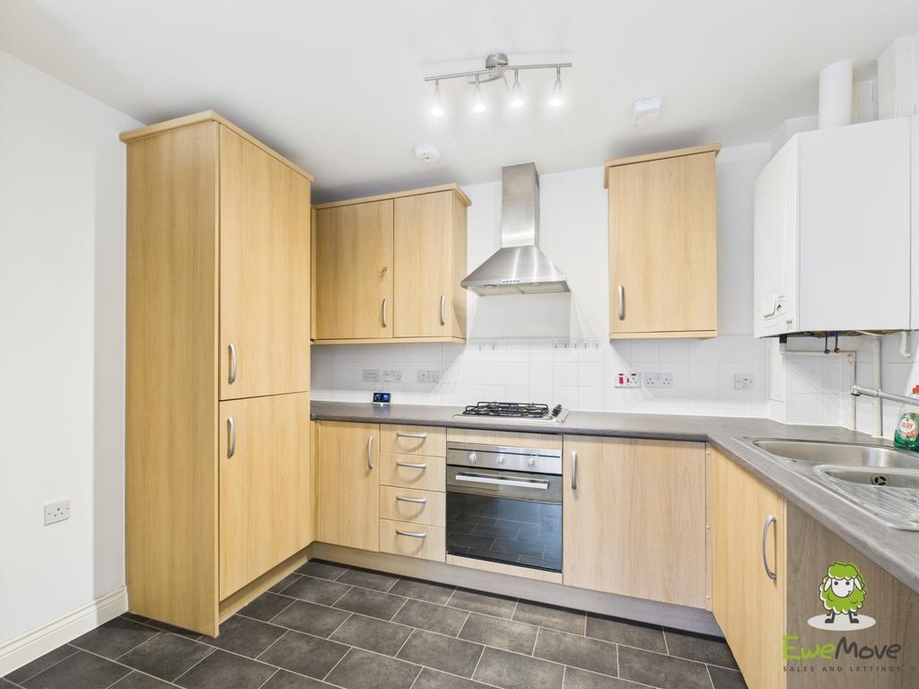 Ewe Move Estate Agents Basingstoke - 45 Bedstone Ro