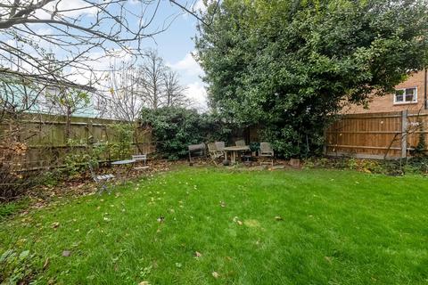 3 bedroom flat for sale, Lawrie Park Road, Sydenham, London, SE26