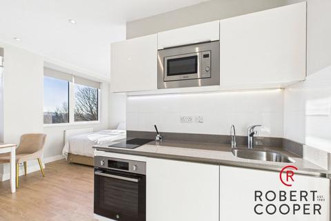 Studio to rent, Homestead Road, Rickmansworth, WD3