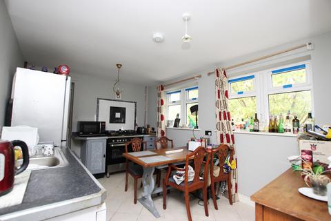 5 bedroom detached bungalow for sale, Finedon Road, Wellingborough, NN8