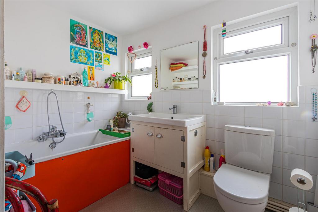 Romilly Crescent 31-15.jpg