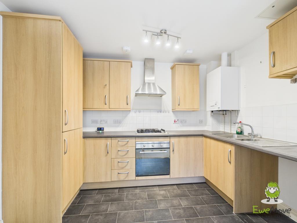 Ewe Move Estate Agents Basingstoke - 45 Bedstone Ro