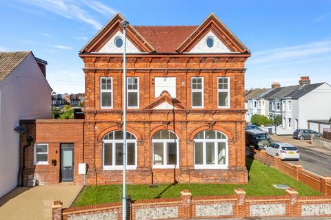 2 bedroom ground floor flat for sale, Northcourt Mansions, King Street, Worthing, BN14 7FL