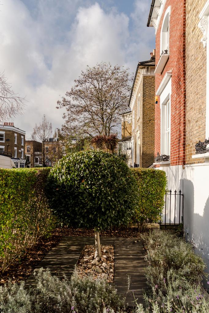 322523 - 98 Buckingham Road-22.jpeg