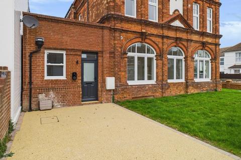 1 bedroom ground floor flat for sale, Northcourt Mansions, Northcourt Road, Worthing, BN14 7DS