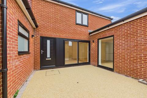 undefined, Northcourt Mansions, 1a King Street, Worthing, BN14 7FL