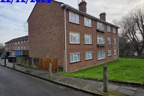 3 bedroom flat to rent, Beaconsfield Road, New Southgate N11