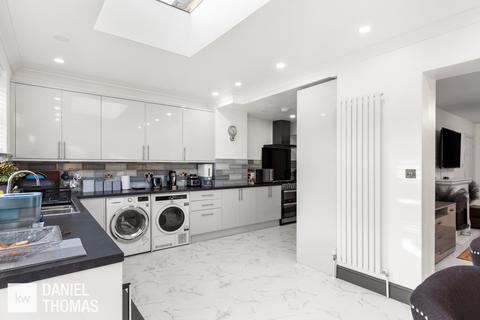 undefined, Poplar Shaw, Waltham Abbey, EN9