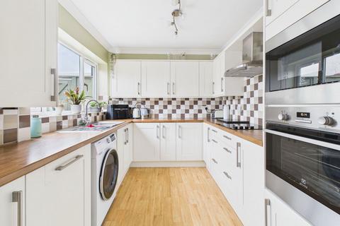 3 bedroom terraced house for sale, Oakleigh Close, Worthing, BN11 2QQ