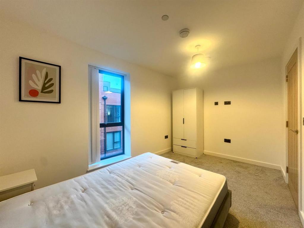 Bedroom pic 1.jpeg