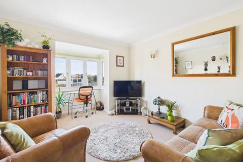 1 bedroom flat for sale, Birch Tree Court, Park Road, Worthing, BN11 2BY