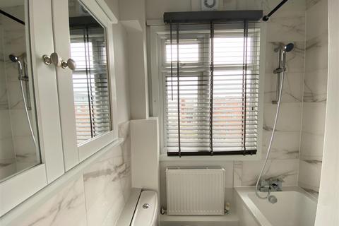 2 bedroom apartment to rent, Brixton Hill Court, Brixton Hill SW2
