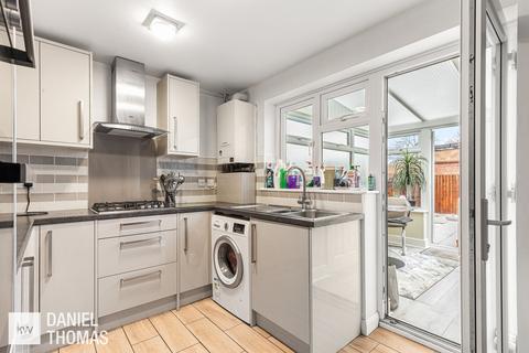 2 bedroom terraced house for sale, Chartwell Close, Waltham Abbey, EN9