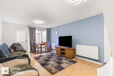 2 bedroom terraced house for sale, Chartwell Close, Waltham Abbey, EN9