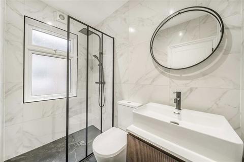 2 bedroom flat to rent, Cavendish Road, LONDON SW12