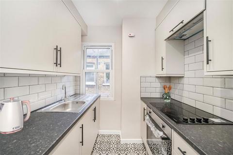 2 bedroom flat to rent, Cavendish Road, LONDON SW12