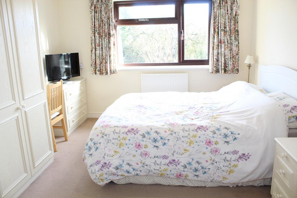 Bedroom 1 Picture 2