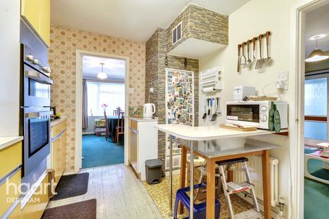 3 bedroom chalet for sale, Larch Grove, North Elmham