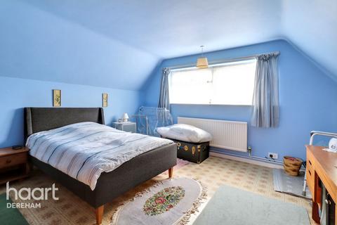 3 bedroom chalet for sale, Larch Grove, North Elmham
