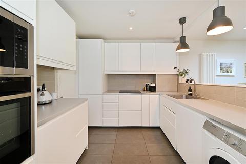 4 bedroom terraced house for sale, Carbis Road, Limehouse, E14