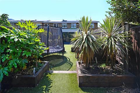 4 bedroom terraced house for sale, Carbis Road, Limehouse, E14