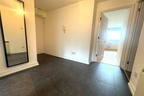 2 bedroom apartment to rent, Fishguard Way, London, E16