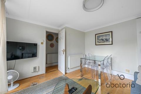 3 bedroom maisonette to rent, St. Anthonys Close,  St Katharine Docks, E1W