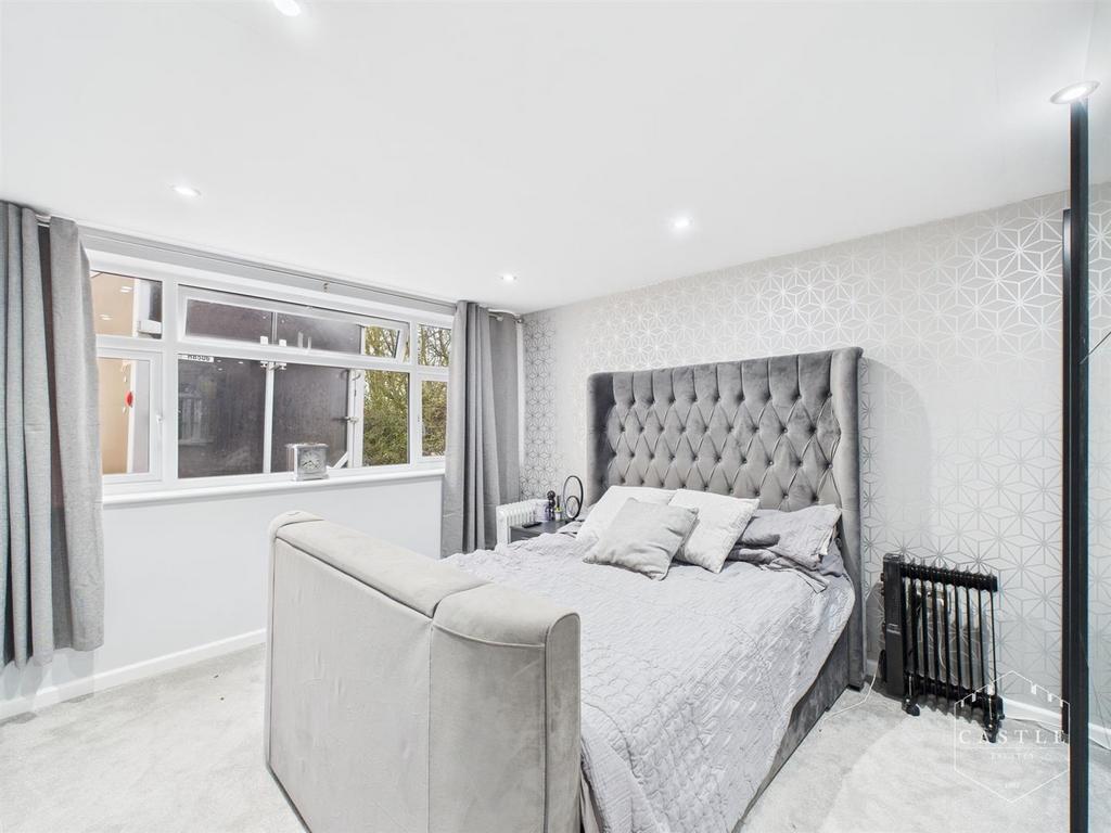 Separate annexe bedroom