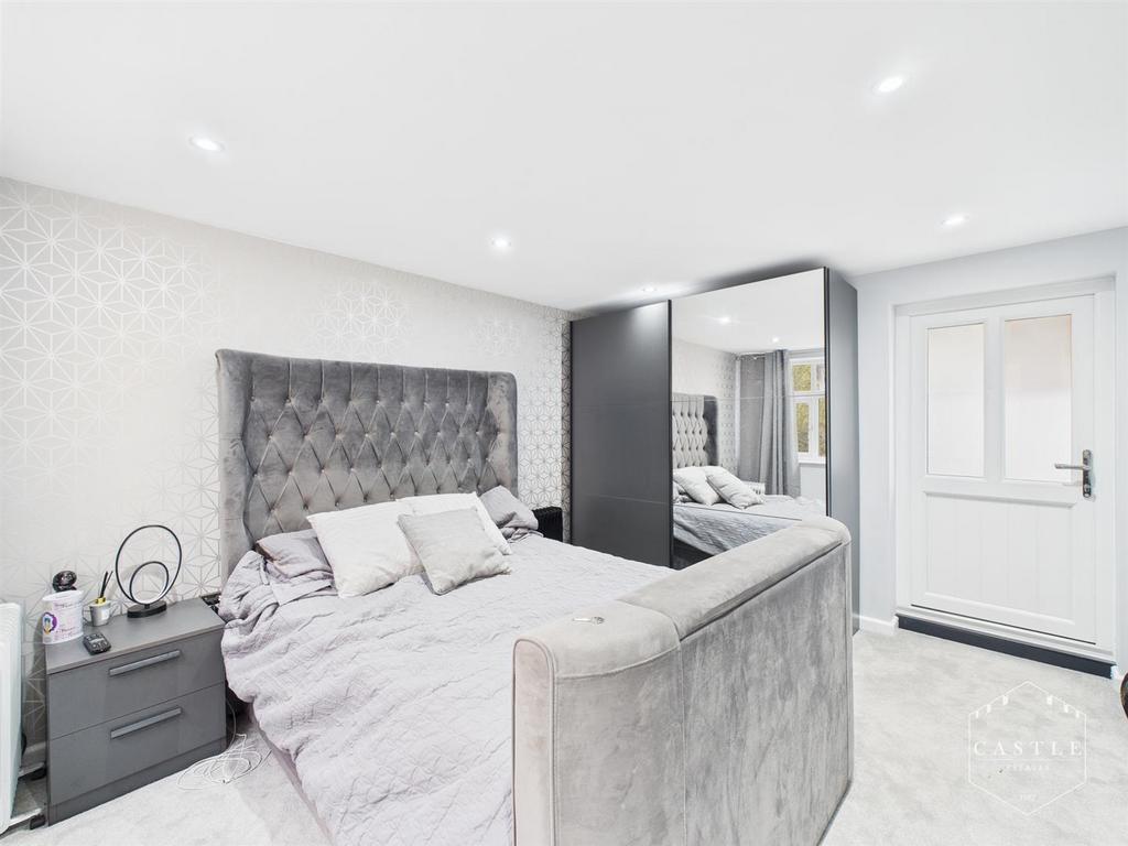 Separate annexe bedroom