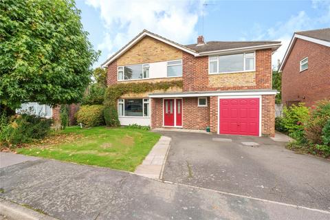 4 bedroom detached house for sale, Brockenhurst Close, Surrey GU21