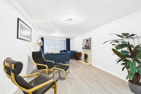 4 bedroom detached house for sale, Brockenhurst Close, Surrey GU21