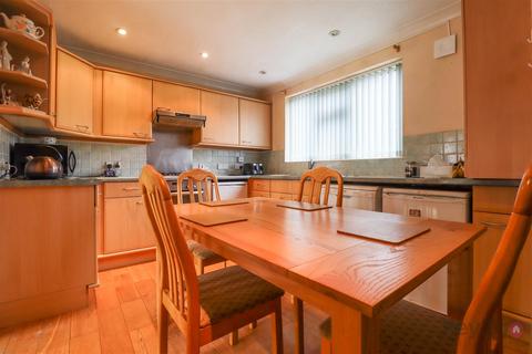 3 bedroom link detached house for sale, Waterthorpe Crescent, Westfield, Sheffield, S20