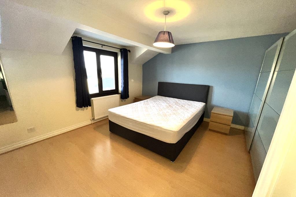 Front bedroom.jpeg