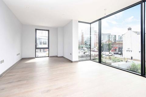 2 bedroom flat to rent, Drapers Yard, London SW18