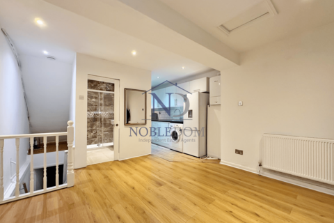 1 bedroom flat to rent, Richmond Road, Twickenham, TW1