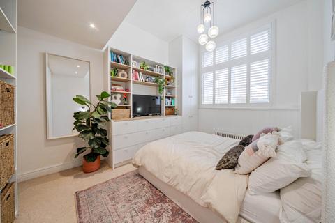 2 bedroom flat for sale, Priory Grove School, London, SW8