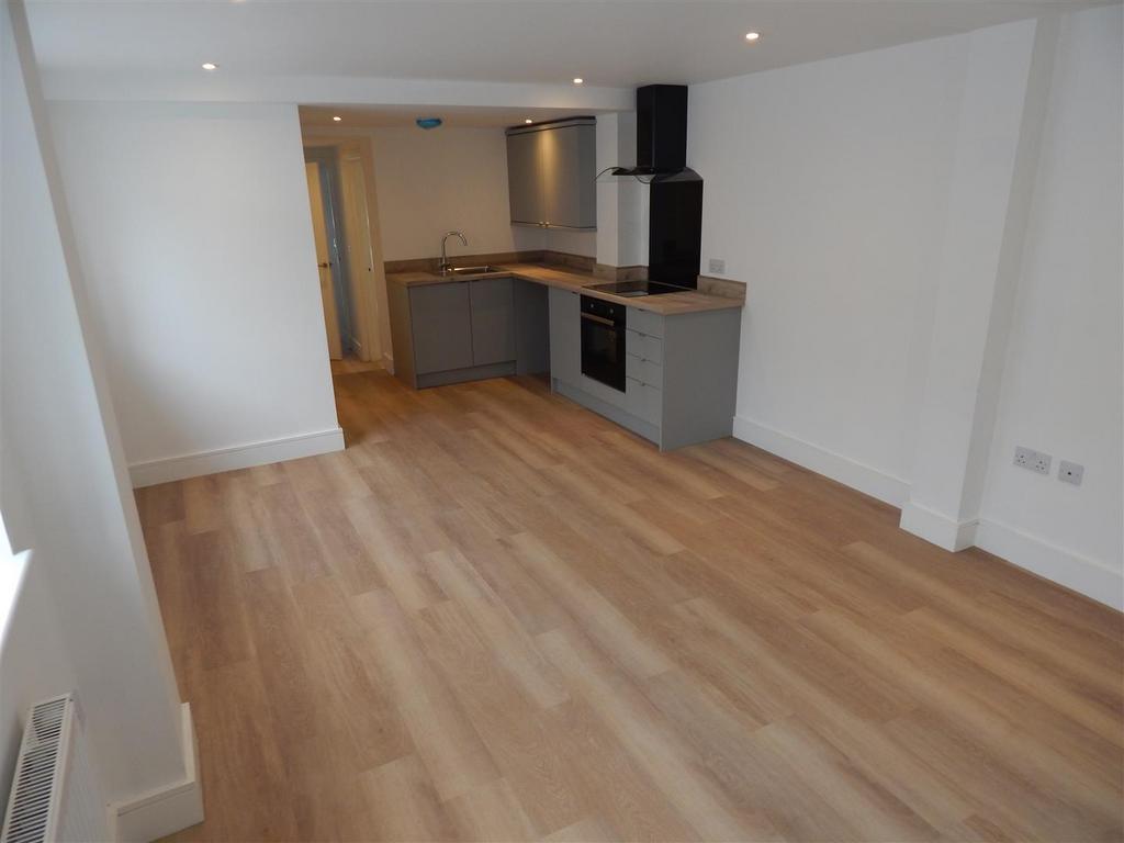 Lounge/Kitchen
