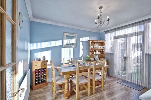 3 bedroom semi-detached house for sale, Sutton Road, Rochford SS4