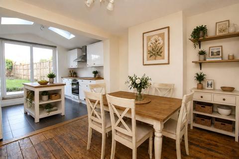 2 bedroom end of terrace house for sale, Victoria Road, Alton, Hampshire, GU34
