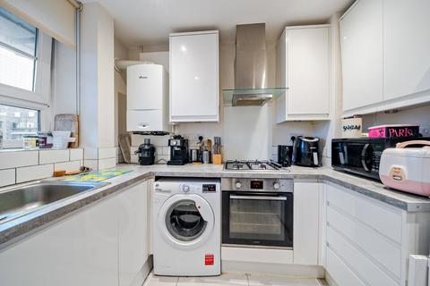 2 bedroom flat for sale, Wandsworth Road, London, SW8