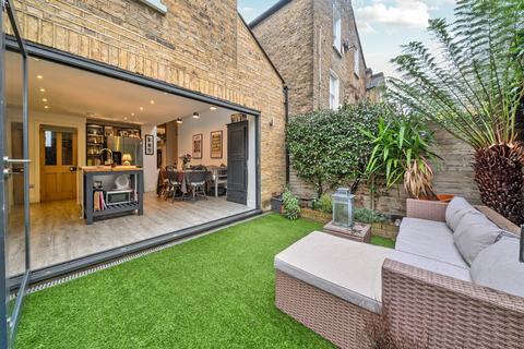 4 bedroom terraced house for sale, Corrance Road, Brixton, London, SW2