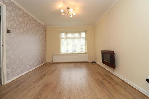 3 bedroom semi-detached house to rent, Lakenheath Drive, Bolton, BL1 7RJ