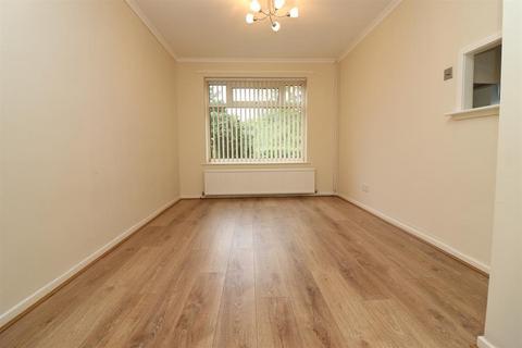 3 bedroom semi-detached house to rent, Lakenheath Drive, Bolton, BL1 7RJ