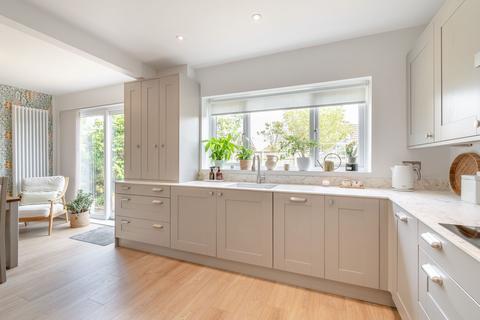 2 bedroom detached house for sale, Broughton Hall Road, Broughton, CH4