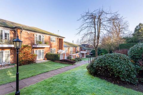 3 bedroom ground floor flat for sale, Oak End Way, Gerrards Cross SL9