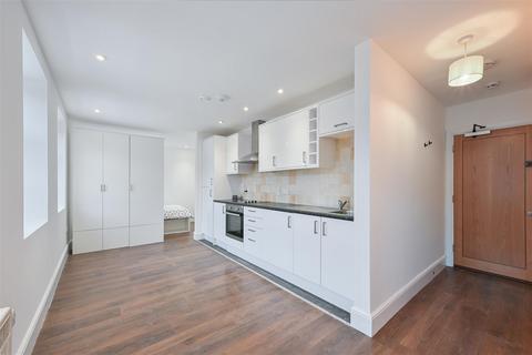 1 bedroom flat for sale, High Street, Epsom