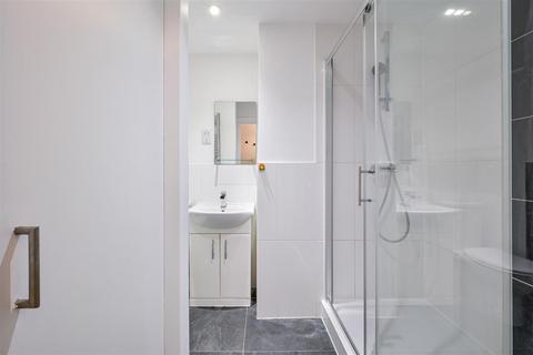1 bedroom flat for sale, High Street, Epsom