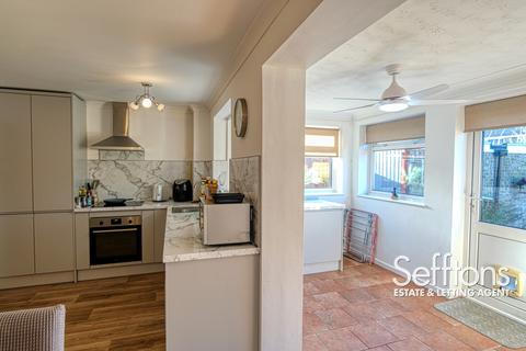 3 bedroom semi-detached house for sale, Woodham Leas, Norwich, Norfolk